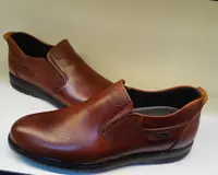 کفش چرمی راحتی مردانه عسلی